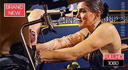 Trans Domina Mariella fists her slave on the gyn chair